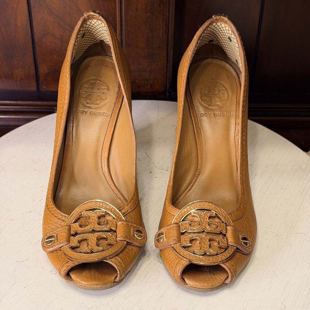 Tory Burch Womenโs Wedge Heel Peep Toe Slip On Brown Leather Logo Size 5.5 M